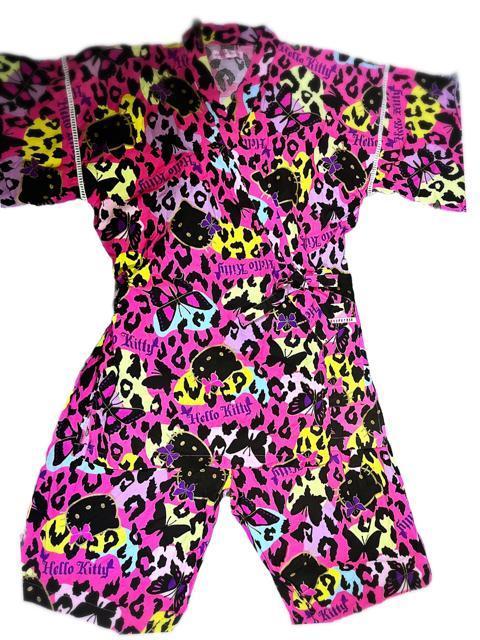 新品 ヒョウ柄 キティ 甚平 サンリオ フリーサイズ < 女性ファッション  新品 ヒョウ柄 キティ 甚平 サンリオ フリーサイズ  < 女性ファッションの