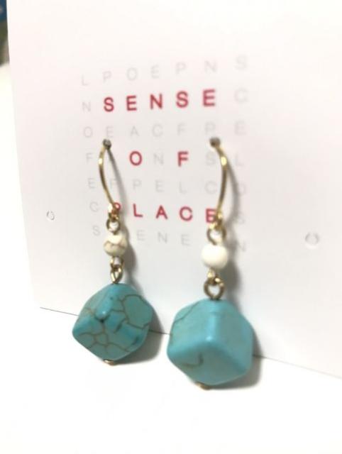 ターコイズキューブ◎ゴールドフックピアス◎新品◎ < 女性アクセサリー/時計 ターコイズキューブ◎ゴールドフックピアス◎新品◎ < 女性アクセサリー/時計の