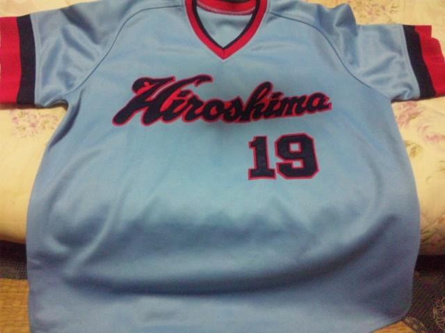 【中古】(広島カープ)復刻ビジターユニフォーム 背番号19 野村 < レジャー/スポーツ  【中古】(広島カープ)復刻ビジターユニフォーム 背番号19 野村  < レジャー/スポーツの