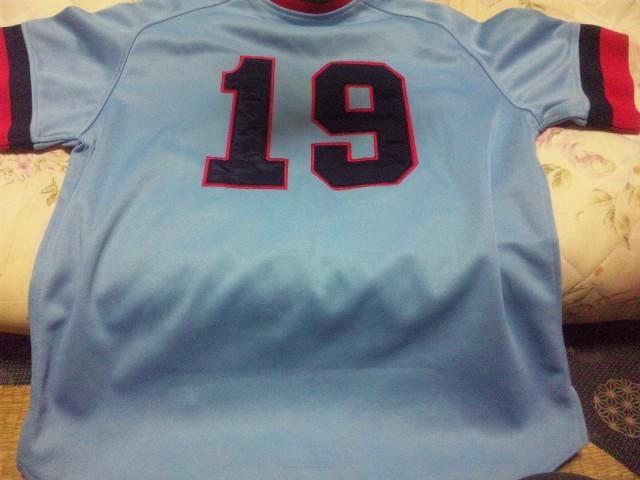 【中古】(広島カープ)復刻ビジターユニフォーム 背番号19 野村 < レジャー/スポーツ  【中古】(広島カープ)復刻ビジターユニフォーム 背番号19 野村 < レジャー/スポーツの