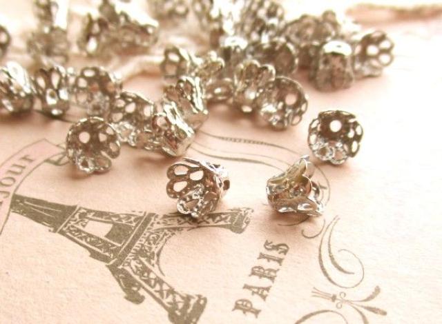 ビーズキャップ6×4.5oベル形35個ロジウム < ペット/手芸/園芸  ビーズキャップ6×4.5oベル形35個ロジウム  < ペット/手芸/園芸の