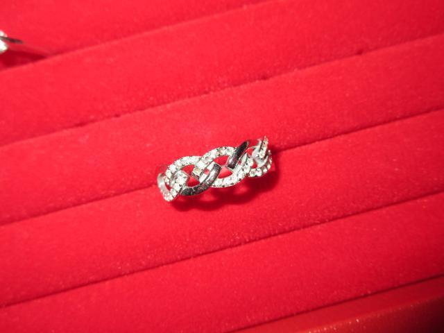 ステンレス製*CZストーンデザインリング(シルバー) < 女性アクセサリー/時計  ステンレス製*CZストーンデザインリング(シルバー)  < 女性アクセサリー/時計の
