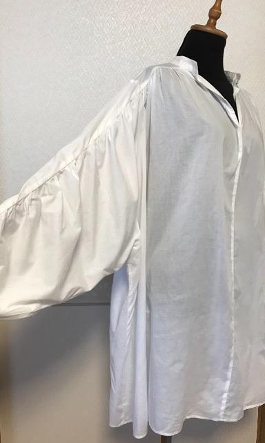 KBF+アーバンリサーチ ふんわりブラウス 白 < ブランド  KBF+アーバンリサーチ ふんわりブラウス 白 < ブランドの