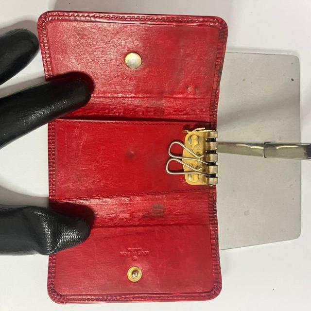 LOUIS VUITTON ルイヴィトン キーケース ミュルティクレ4 エピ 赤 < ブランド LOUIS VUITTON ルイヴィトン キーケース ミュルティクレ4 エピ 赤 < ブランドの