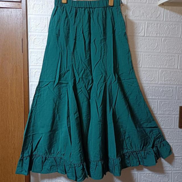 AMERICAN HOLIC★新品★裾フリル付フレアスカート < 女性ファッション AMERICAN HOLIC★新品★裾フリル付フレアスカート < 女性ファッションの