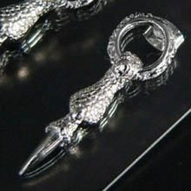 《New》<プラチナ>ワイルド★ダイナソーアーム ピアス < 男性アクセサリー/時計  《New》<プラチナ>ワイルド★ダイナソーアーム ピアス  < 男性アクセサリー/時計の