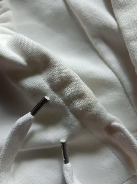 INGNI★流行りな短丈フード付きトレーナー★新品★可愛い★ < 女性ファッション  INGNI★流行りな短丈フード付きトレーナー★新品★可愛い★ < 女性ファッションの