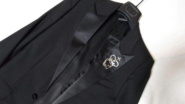 即決 正規 絶版 ナンバーナイン 王冠ハート涙ブローチ ラージ7×4.5cm シャイニーブラック クラウン ジャケット○コートにも < ブランド  即決 正規 絶版 ナンバーナイン 王冠ハート涙ブローチ ラージ7×4.5cm シャイニーブラック クラウン ジャケット○コートにも < ブランドの