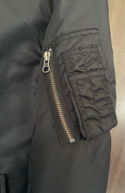 UNIQLO ユニクロ MA-1ブルゾン ブラック L サイズ 男女兼用 ハーフ丈 フライトジャケット 旧タグ 2000年 < ブランド  UNIQLO ユニクロ MA-1ブルゾン ブラック L サイズ 男女兼用 ハーフ丈 フライトジャケット 旧タグ 2000年 < ブランドの