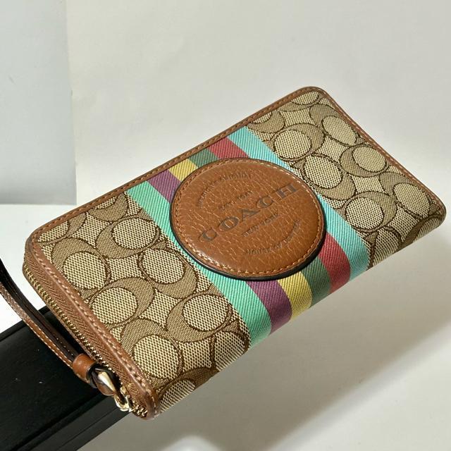 COACH �R�[�` �f���v�V�[ ���E���h�t�@�X�i�[�����z CC890 �L�����o�X �X�g���C�v ���U�[ �x�[�W�� �u���E�� �� �u�����h�� 