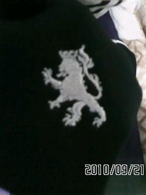 ブラック×ホワイトワンポイント刺繍&ロゴプリント半袖ジャージ < 女性ファッション  ブラック×ホワイトワンポイント刺繍&ロゴプリント半袖ジャージ < 女性ファッションの