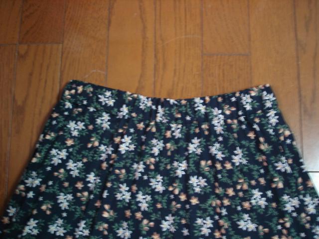 ★クイーンズコート 花柄プリーツデザインスカート★着用2・3度!超激安! < ブランド ★クイーンズコート 花柄プリーツデザインスカート★着用2・3度!超激安! < ブランドの