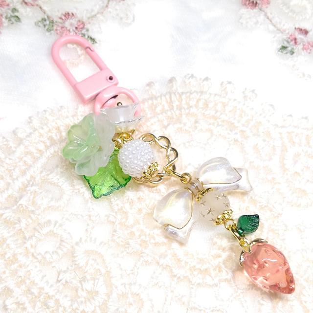 ハンドメイド☆キーホルダー☆クリア苺☆ピンク < 女性ファッション ハンドメイド☆キーホルダー☆クリア苺☆ピンク < 女性ファッションの