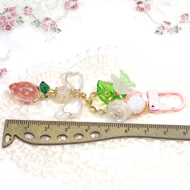 ハンドメイド☆キーホルダー☆クリア苺☆ピンク < 女性ファッション ハンドメイド☆キーホルダー☆クリア苺☆ピンク < 女性ファッションの