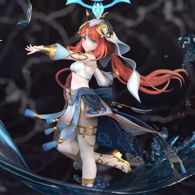 ���_�L�����N�^�[�j�B���E�t�B�M���A �Ԃ̏��_�̃_���X�̈ߑ��R���N�^�[���������i �� �z�r�[�� 