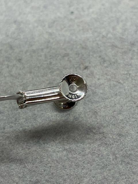 即決 K18WG ホワイトゴールド イヤリング 片耳のみ < 女性アクセサリー/時計 即決 K18WG ホワイトゴールド イヤリング 片耳のみ < 女性アクセサリー/時計の