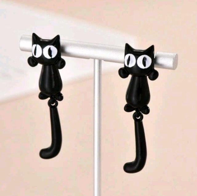新品★揺れるニャンとも可愛い黒猫のピアス < 女性アクセサリー/時計  新品★揺れるニャンとも可愛い黒猫のピアス  < 女性アクセサリー/時計の