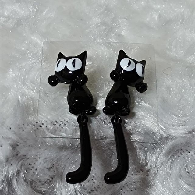 新品★揺れるニャンとも可愛い黒猫のピアス < 女性アクセサリー/時計  新品★揺れるニャンとも可愛い黒猫のピアス < 女性アクセサリー/時計の