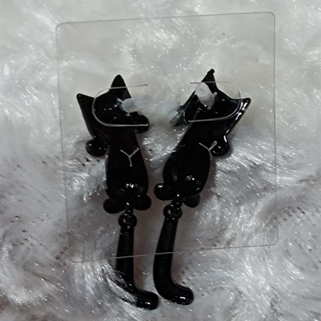 新品★揺れるニャンとも可愛い黒猫のピアス < 女性アクセサリー/時計  新品★揺れるニャンとも可愛い黒猫のピアス < 女性アクセサリー/時計の