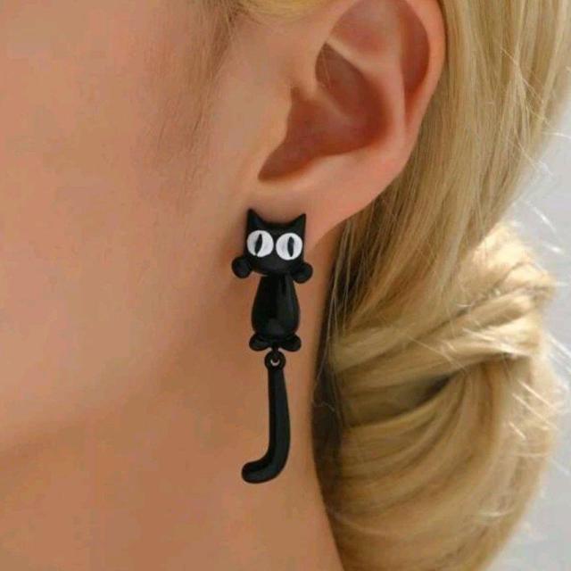 新品★揺れるニャンとも可愛い黒猫のピアス < 女性アクセサリー/時計  新品★揺れるニャンとも可愛い黒猫のピアス < 女性アクセサリー/時計の