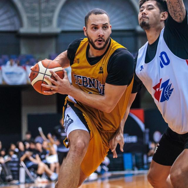 #1 ナイム・ラバイ選手 10周年記念ユニフォーム(直筆サイン入り)※上下セット < レジャー/スポーツ #1 ナイム・ラバイ選手 10周年記念ユニフォーム(直筆サイン入り)※上下セット < レジャー/スポーツの