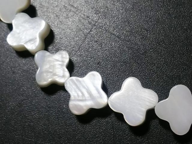 天然石★MOP ミニ クローバー 半連 < 女性アクセサリー/時計 天然石★MOP ミニ クローバー 半連 < 女性アクセサリー/時計の