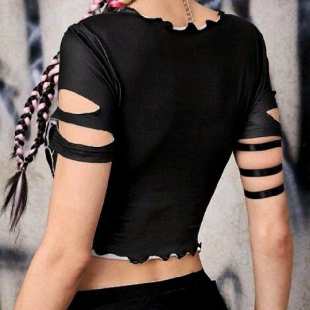 ROMWE★新品★スカル柄袖カットショート丈カットソー/M < 女性ファッション  ROMWE★新品★スカル柄袖カットショート丈カットソー/M < 女性ファッションの