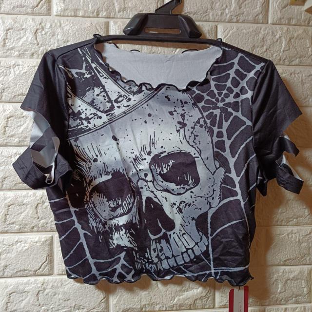 ROMWE★新品★スカル柄袖カットショート丈カットソー/M < 女性ファッション  ROMWE★新品★スカル柄袖カットショート丈カットソー/M < 女性ファッションの