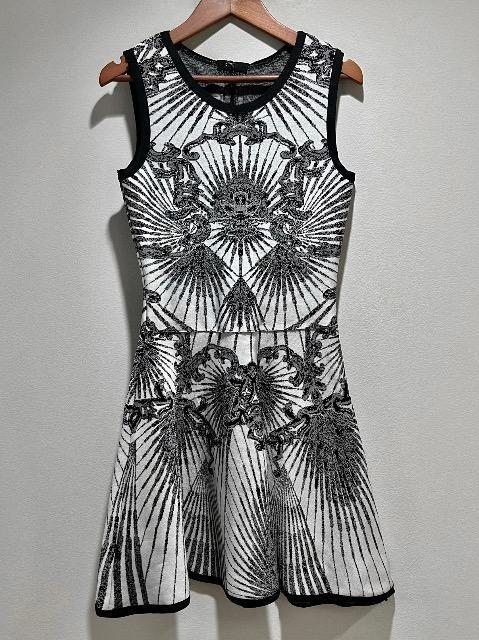 【ANELA TOKYO 】バンテージドレス < 女性ファッション  【ANELA TOKYO 】バンテージドレス  < 女性ファッションの