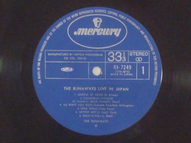 ライブ・イン・ジャパン(LIVE IN JAPAN) / ランナウェイズ(THE RUNAWAYS) 帯/ポートレート付LP < CD/DVD/ビデオ  ライブ・イン・ジャパン(LIVE IN JAPAN) / ランナウェイズ(THE RUNAWAYS) 帯/ポートレート付LP < CD/DVD/ビデオの