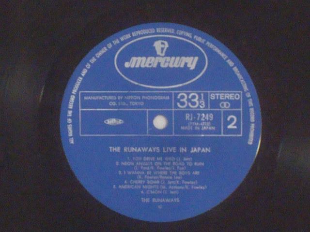 ライブ・イン・ジャパン(LIVE IN JAPAN) / ランナウェイズ(THE RUNAWAYS) 帯/ポートレート付LP < CD/DVD/ビデオ  ライブ・イン・ジャパン(LIVE IN JAPAN) / ランナウェイズ(THE RUNAWAYS) 帯/ポートレート付LP < CD/DVD/ビデオの