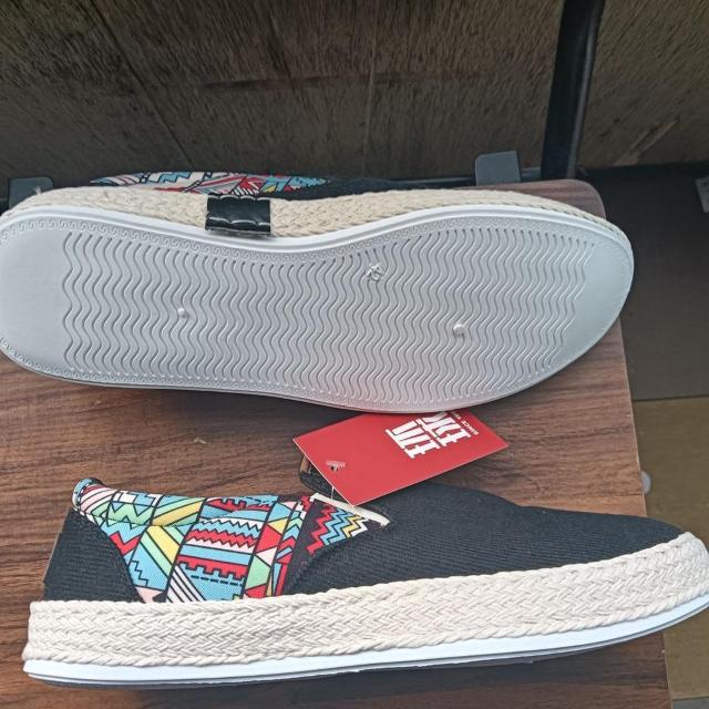 新品 26cm メンズ スリッポン シューズ ブラック 靴 男女兼用 カジュアル < 男性ファッション  新品 26cm メンズ スリッポン シューズ ブラック 靴 男女兼用 カジュアル < 男性ファッションの