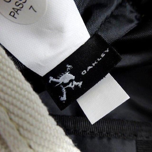 AOAKLEY オークリー ロゴ入り ショルダーバッグ ホワイト < ブランド AOAKLEY オークリー ロゴ入り ショルダーバッグ ホワイト < ブランドの