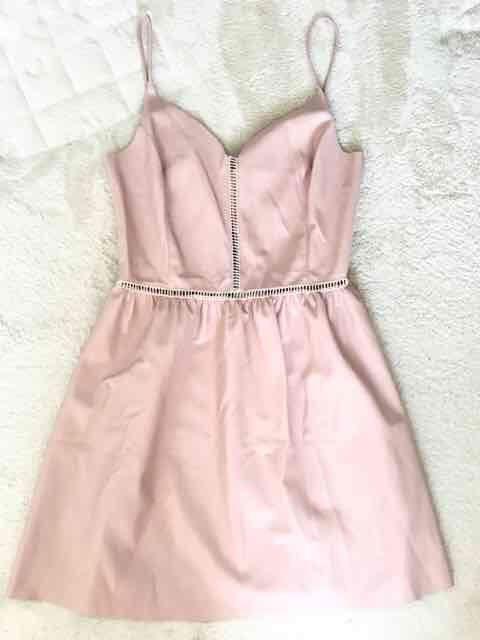 ダスティーピンクスモーキーレザー調ZARAフレアドレスワンピース < ブランド ダスティーピンクスモーキーレザー調ZARAフレアドレスワンピース < ブランドの