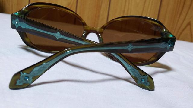 正規未 レア ローリーロドキン ミルグレイ ゴシッククロスサングラス グラマラスグラデーションフレーム 茶~緑 ラグジュアリー 箱 < ブランド 正規未 レア ローリーロドキン ミルグレイ ゴシッククロスサングラス グラマラスグラデーションフレーム 茶~緑 ラグジュアリー 箱 < ブランドの