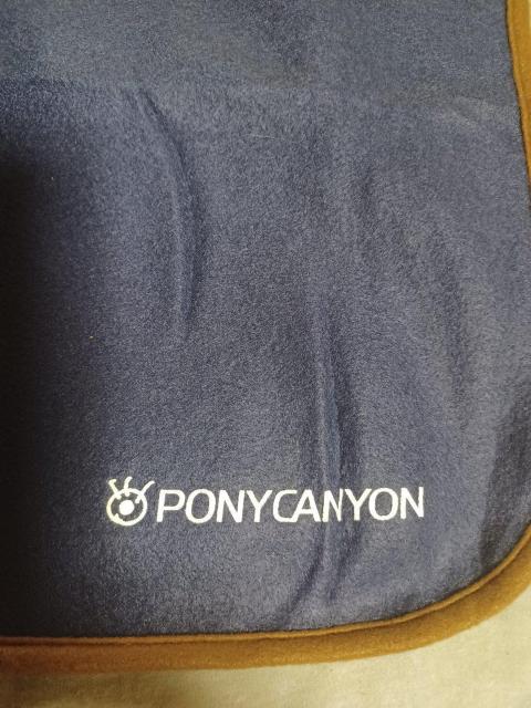 PONYキャニオン ロゴ入り フリース ロール ブランケット < インテリア/ライフ  PONYキャニオン ロゴ入り フリース ロール ブランケット < インテリア/ライフの