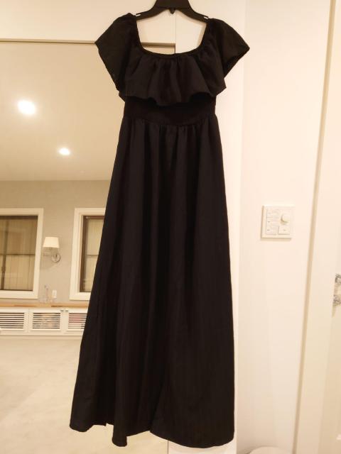 SHEIN 黒ロングワンピース 半袖 Мサイズ < 女性ファッション  SHEIN 黒ロングワンピース 半袖 Мサイズ  < 女性ファッションの