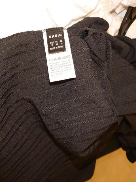 SHEIN 黒ロングワンピース 半袖 Мサイズ < 女性ファッション  SHEIN 黒ロングワンピース 半袖 Мサイズ < 女性ファッションの