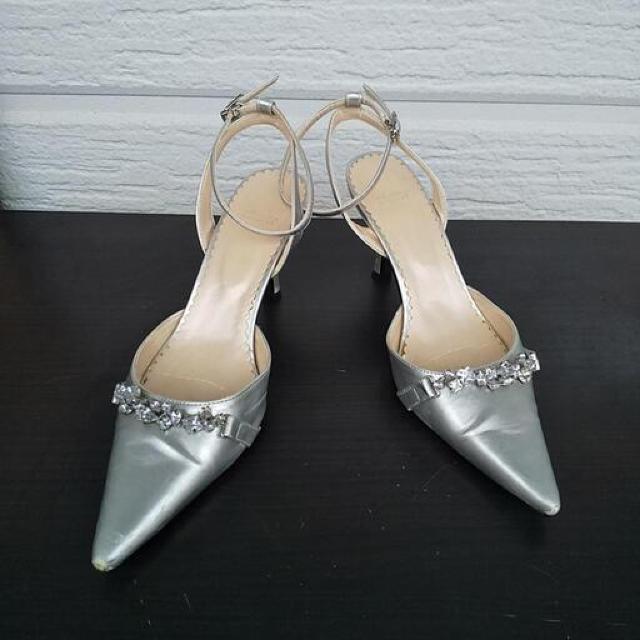 美品 シルバー ヒール 24cm AIMER エメ パンプス 結婚式 < 女性ファッション  美品 シルバー ヒール 24cm AIMER エメ パンプス 結婚式  < 女性ファッションの