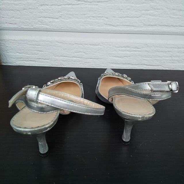 美品 シルバー ヒール 24cm AIMER エメ パンプス 結婚式 < 女性ファッション  美品 シルバー ヒール 24cm AIMER エメ パンプス 結婚式 < 女性ファッションの