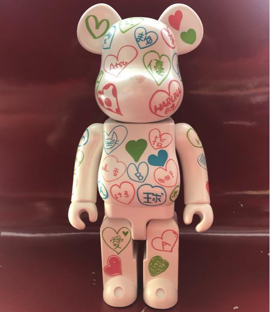 《AKB48 × セブンイレブン × BE@RBRICK》400% ベアブリック フィギュア キューブリック デザイナーズトイ < ホビー  《AKB48 × セブンイレブン × BE@RBRICK》400% ベアブリック フィギュア キューブリック デザイナーズトイ < ホビーの