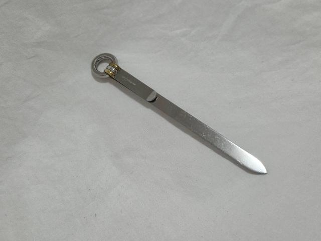 正規良 激レア カルティエ トリニティリング装飾 ロゴ ペーパーナイフ レターオープナー ラグジュアリー ステーショナリー 付属有 < ブランド 正規良 激レア カルティエ トリニティリング装飾 ロゴ ペーパーナイフ レターオープナー ラグジュアリー ステーショナリー 付属有 < ブランドの