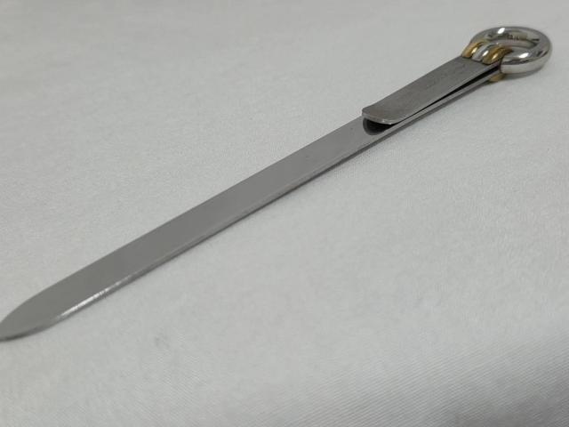 正規良 激レア カルティエ トリニティリング装飾 ロゴ ペーパーナイフ レターオープナー ラグジュアリー ステーショナリー 付属有 < ブランド 正規良 激レア カルティエ トリニティリング装飾 ロゴ ペーパーナイフ レターオープナー ラグジュアリー ステーショナリー 付属有 < ブランドの