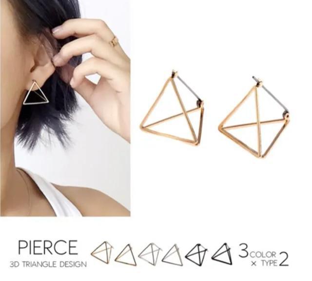 立体トライアングルピアス??ブラック大 < 女性アクセサリー/時計  立体トライアングルピアス??ブラック大  < 女性アクセサリー/時計の