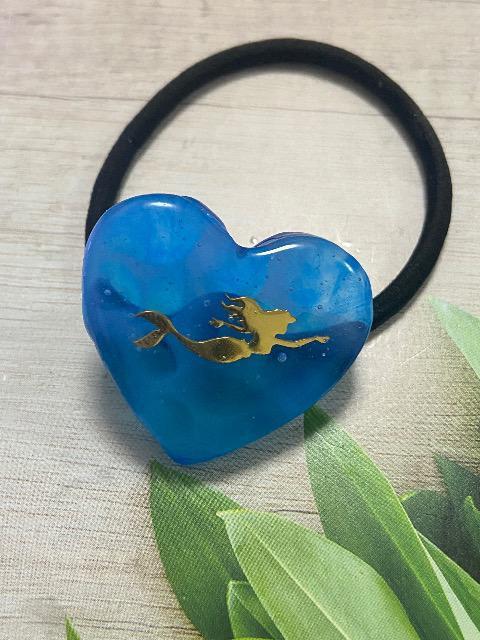 ハンドメイド レジンで作ったハート型のヘアゴム マーメイド < 女性ファッション  ハンドメイド レジンで作ったハート型のヘアゴム マーメイド  < 女性ファッションの