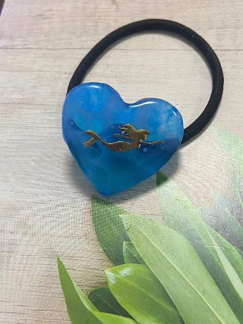 ハンドメイド レジンで作ったハート型のヘアゴム マーメイド < 女性ファッション  ハンドメイド レジンで作ったハート型のヘアゴム マーメイド < 女性ファッションの