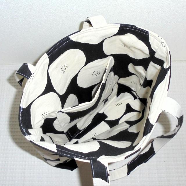 ◆スクエアベーシックトートバッグ◆MUDDY WORKS by tomotake あんぱん◆黒地×白あんパン < 女性ファッション ◆スクエアベーシックトートバッグ◆MUDDY WORKS by tomotake あんぱん◆黒地×白あんパン < 女性ファッションの