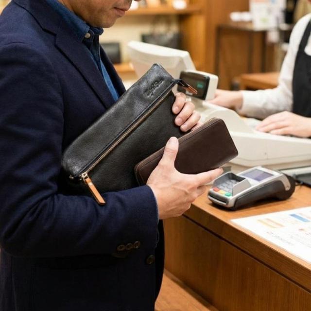 ◆NOROSHI(狼煙) 本気サコッシュ 薄型 ショルダーバッグ クラッチバッグ◆b44黒 < 男性ファッション ◆NOROSHI(狼煙) 本気サコッシュ 薄型 ショルダーバッグ クラッチバッグ◆b44黒 < 男性ファッションの