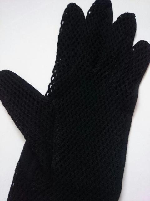 新品未使用☆UVカットグローブ★ブラック×メッシュ☆通気性◎UVケア手袋 < 女性ファッション  新品未使用☆UVカットグローブ★ブラック×メッシュ☆通気性◎UVケア手袋 < 女性ファッションの