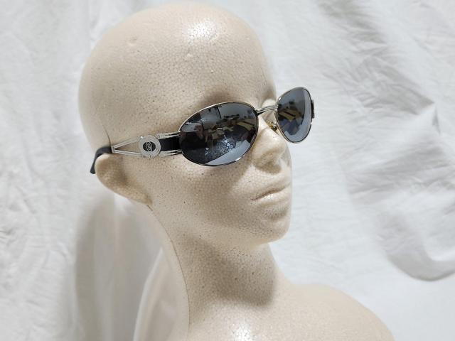 正規 フェンディ クラシックラグジュアリー ロゴ メタルクロス オープンフレームサングラス 黒 シャイニーシルバー ミラーレンズ < ブランド  正規 フェンディ クラシックラグジュアリー ロゴ メタルクロス オープンフレームサングラス 黒 シャイニーシルバー ミラーレンズ < ブランドの